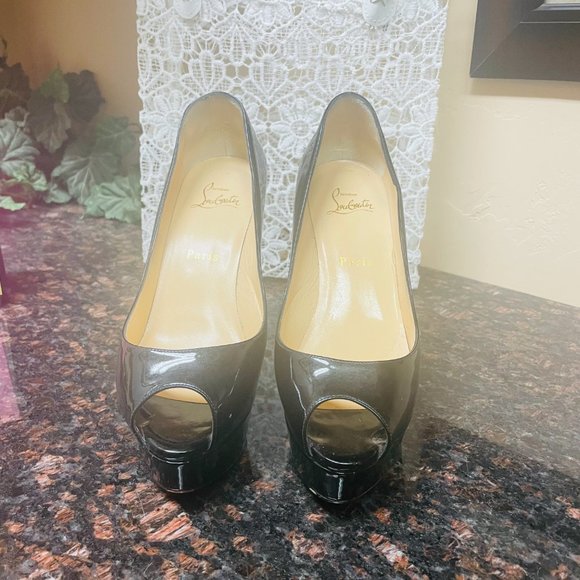 Christian Louboutin Black Leather Prive' Open Toe Pump- Pre-Owned - Size 38.5 - Picture 4 of 6